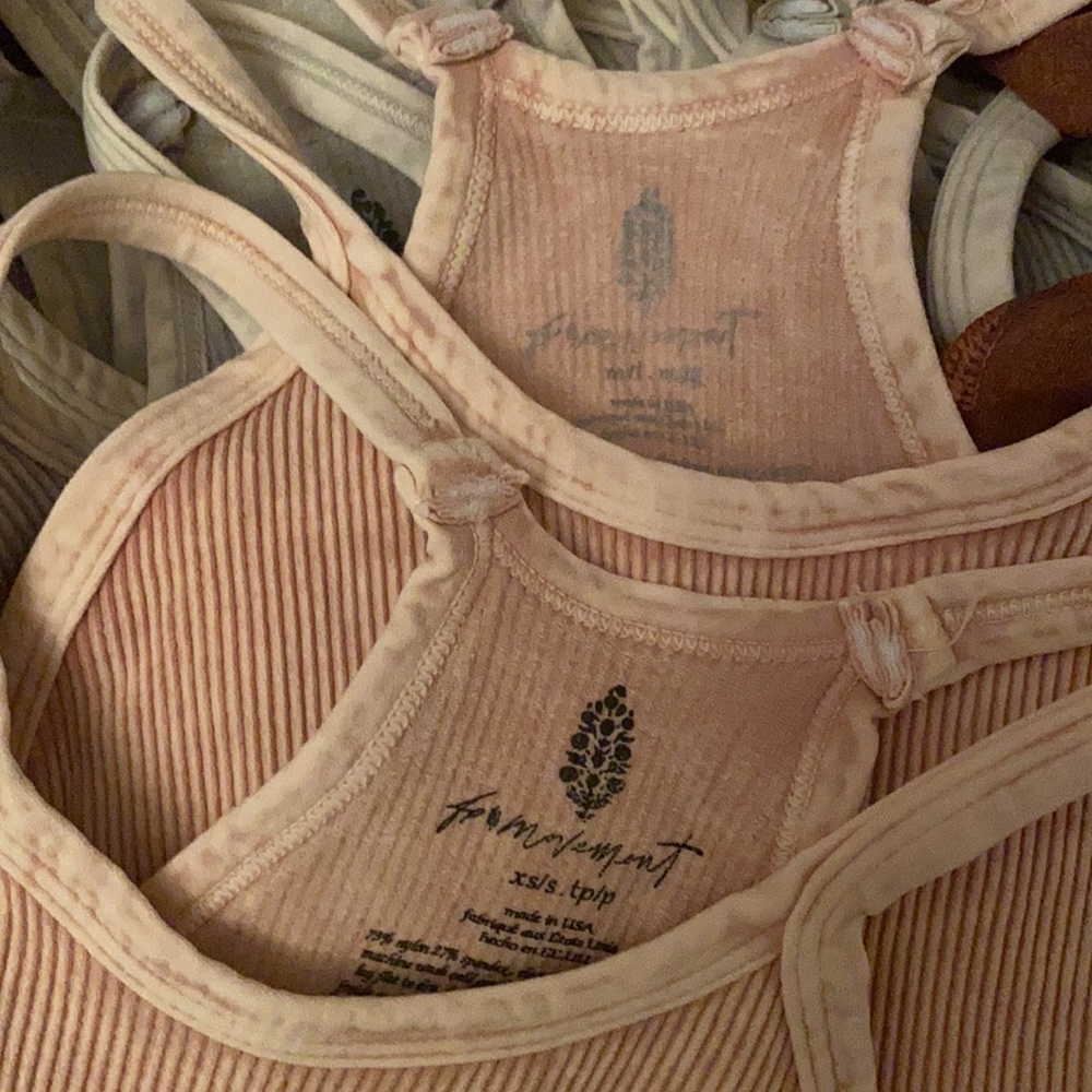 Free People Happiness runs crop - Picture 9 of 10